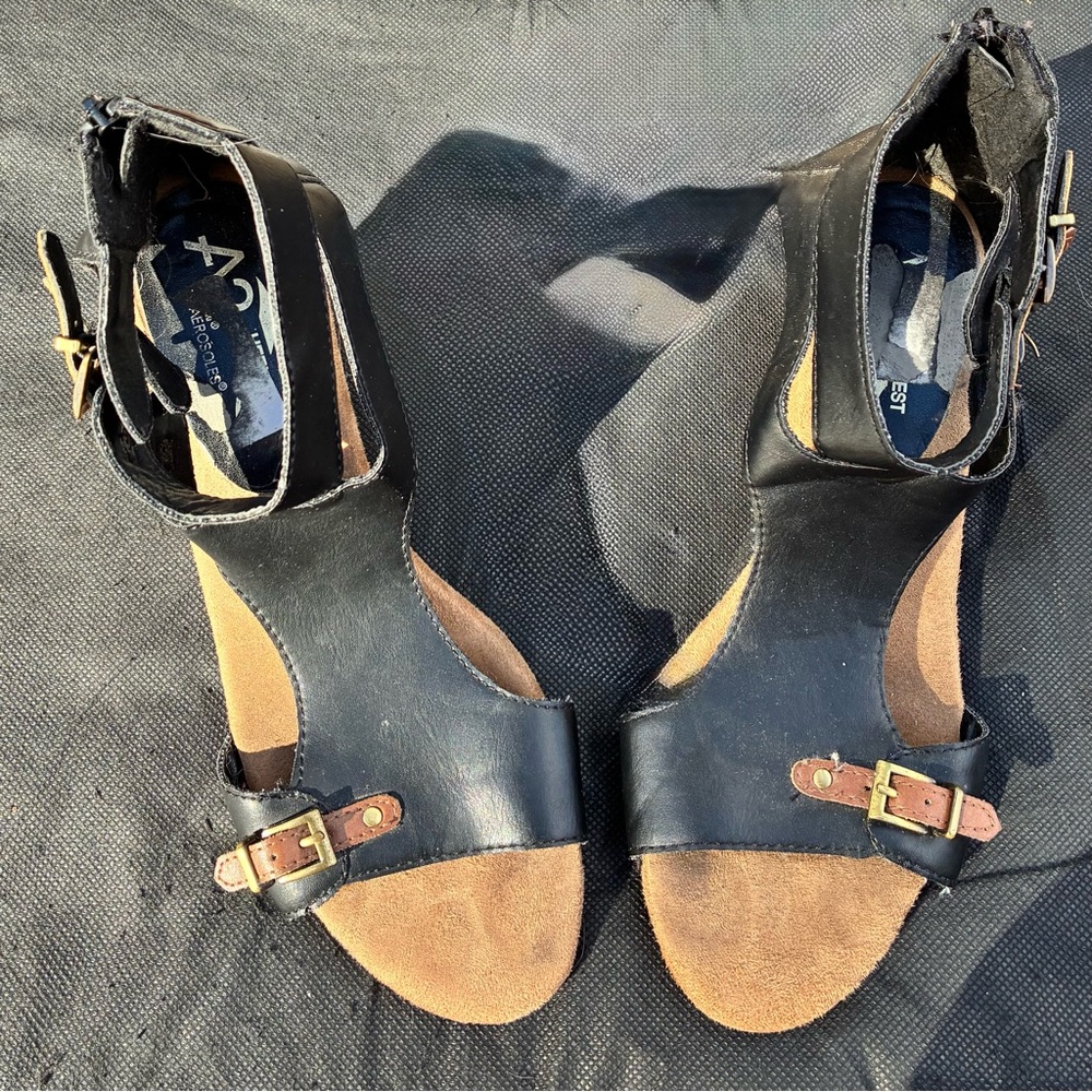 Nine West Areosoles Black Leather Sandals with Buckle Detail